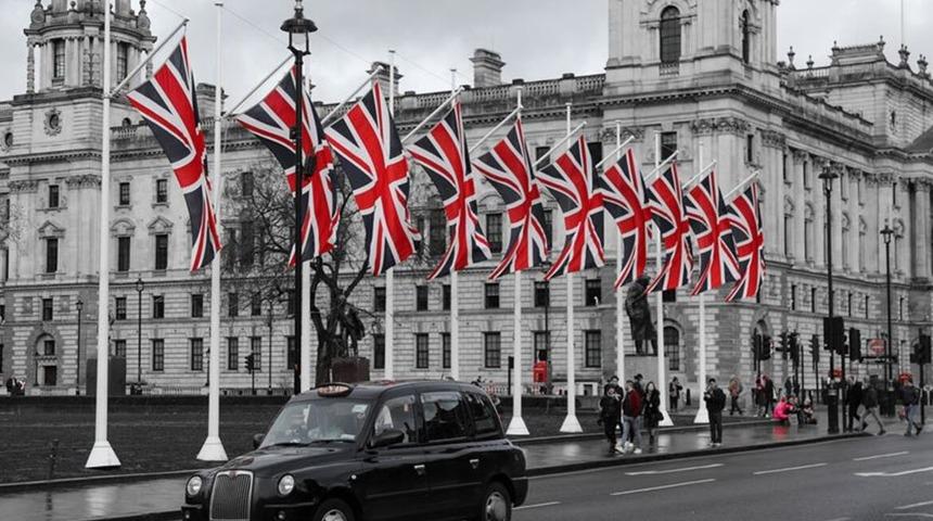 İngiltere’de Covid-19’a bağlı son 7 aydaki en düşük can kaybı