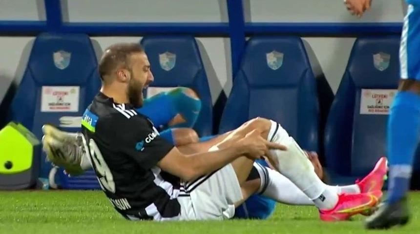 Beşiktaş'ta Cenk Tosun sakatlandı