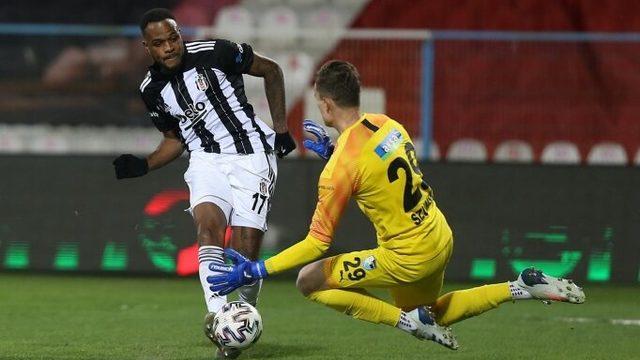 Cyle Larin: Şampiyon gibi oynadık