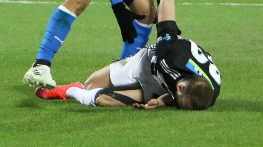 Mesut Özil’den Cenk Tosun’a geçmiş olsun mesajı