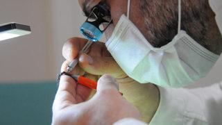 Yurt dışında gördü! Sipariş üzerine kalem ucuyla yapıyor