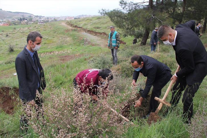 Hatay'da Kovid-19 salgınında yaşamını yitiren sağlıkçılar anısına fidan dikildi G2