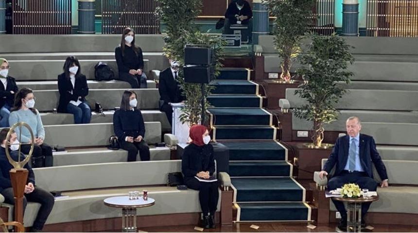 Cumhurbaşkanı Erdoğan gençlerle bir araya geldi