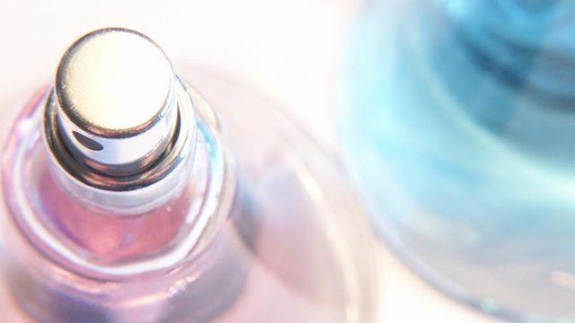 Oje sürmek ve parfüm sıkmak orucu bozar mı? Oruçluyken oje ve parfüm sürmenin hükmü