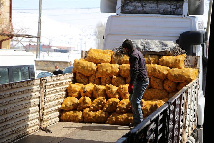 Depoda kalan patates, TMO tarafından üreticiden alınıp ihtiyaç sahiplerinin sofrasına ulaştırılıyor G3