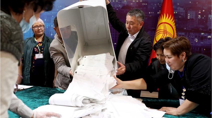 Kırgızistan referandum ile parlamenter sistemden başkanlık sistemine ge&ccedil;ti