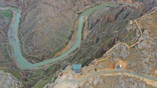 Sivas’ın Divriği ilçesinde yerden 200 metre yükseğe yapılan cam teras görenlerin nefesini kesti