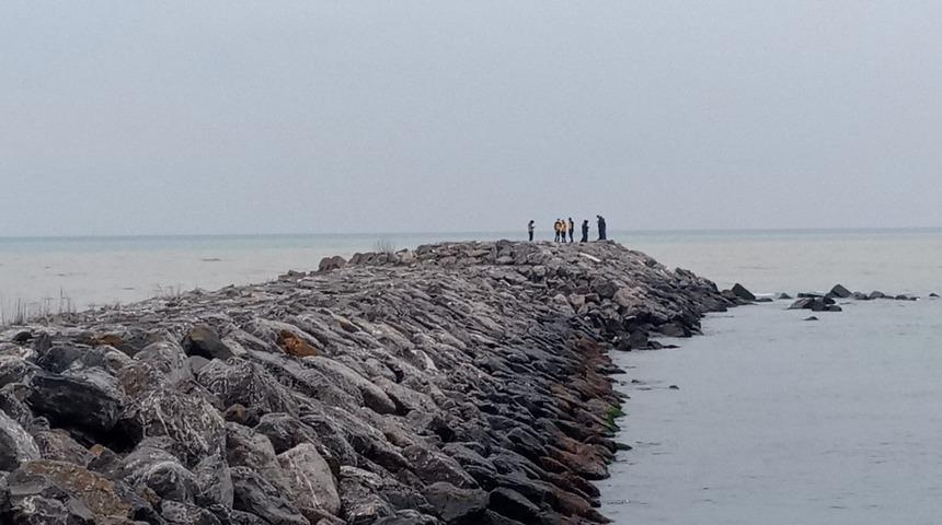 Limanda yarı çıplak bekleyince ekipler harekete geçti