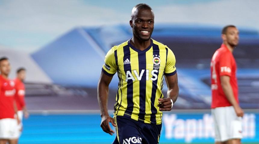 Fenerbahçe'de Valencia sakatlandı