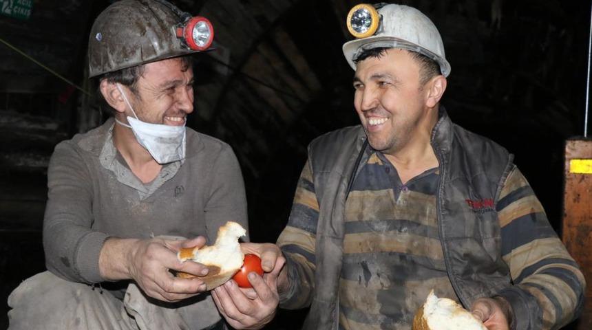 Yerin metrelerce altında ilk sahur: Dışarıdaki sofradan çok farklı