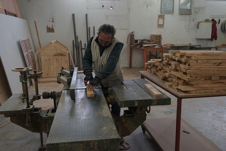 İstanbul'daki kariyerini bırakıp Balıkesir'e yerleşen kadın girişimci, ağaç dallarını ekonomiye kazandırıyor G2