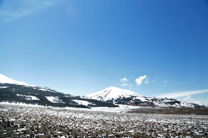 Erzurum ilkbaharda yeniden beyaza büründü G3