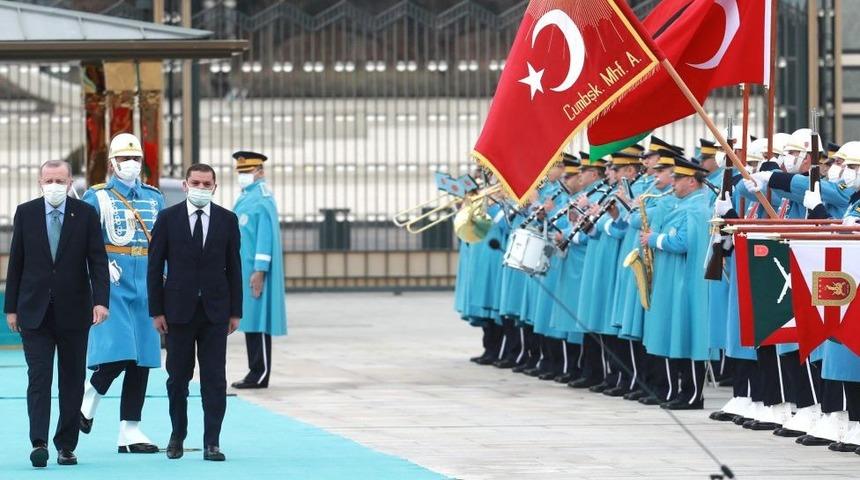 T&uuml;rkiye ziyareti Yunan basınında: Libya anlaşmaya sadık kaldı