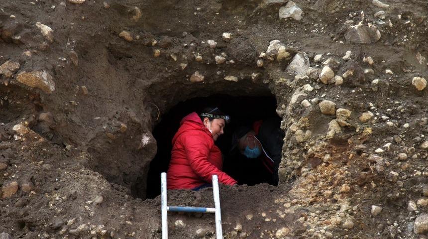 Heyecanlandıran keşif! Toprak kayması sonucu ortaya çıktı