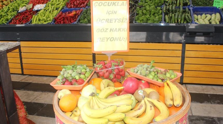 Adıyaman'da bir markette çocuklar için 'göz hakkı' reyonu oluşturuldu