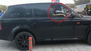 Kavgaya karışan Mustafa Üstündağ'ın kucağına oturan genç kadın, ünlü gelin adayı çıktı