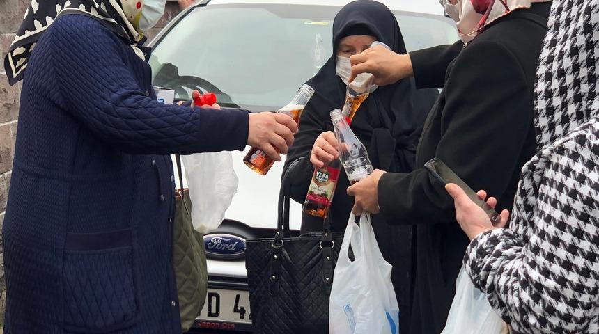 Pandemi nedeniyle kapatılmıştı! Oruç Baba Türbesi'ne ziyaretçi akını