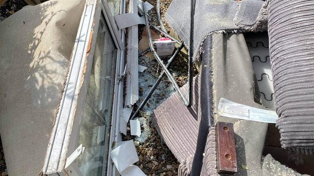 Her şey alev topuna döndü, bütün camlar aşağı döküldü! Neden olan şeyi görünce şaşkına döneceksiniz 