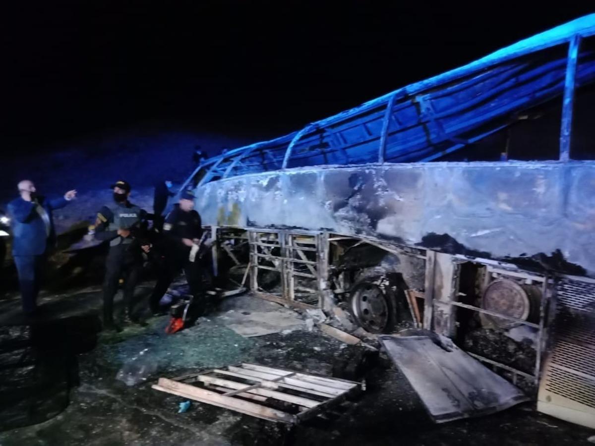 Mısır&rsquo;da yolcu otob&uuml;s&uuml; devrildi: En az 20 &ouml;l&uuml;