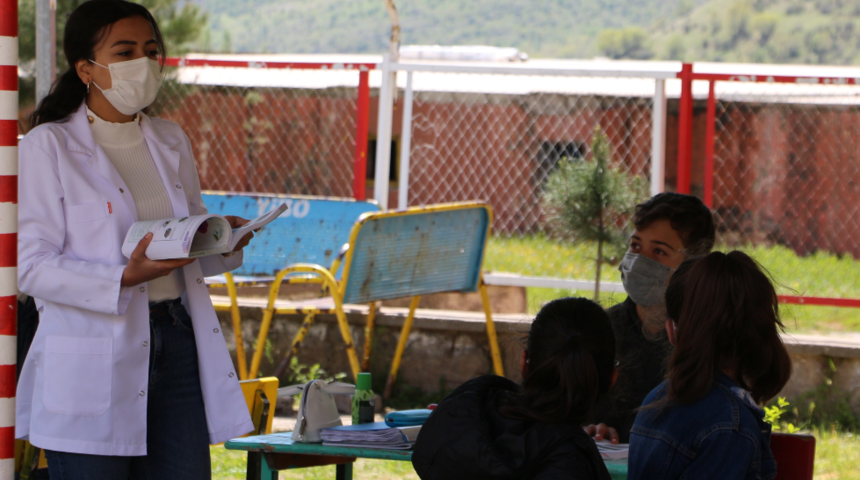 Hababam sınıfı gerçek oldu: ''Sınıf üzerinde damı bulunan bir yer değil!''