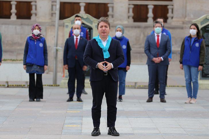 Aksaray Valisi Aydoğdu, ünlü sanatçılarla Yunus Emre'nin "Gel Gör Beni Aşk Neyledi' eserini seslendirdi: G3