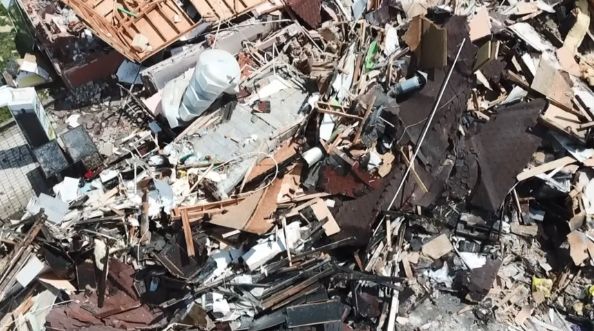 Büyükçekmece Sahili'nde mühürlenen gözlemecilerin yıkımına başlandı