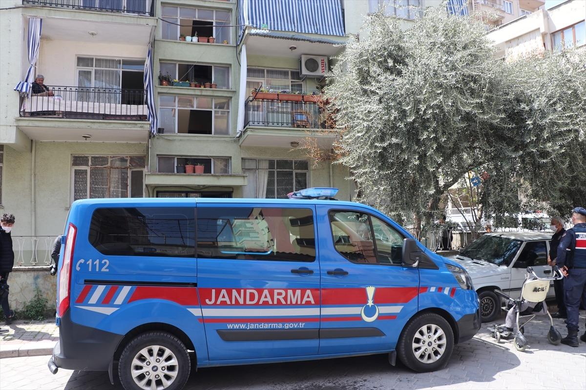 Denizli'de kendisini polis olarak tanıtarak 70 yaşındaki kişiyi dolandıran ş&uuml;pheli yakalandı