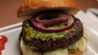 İçindeki gizli sos yeni sırrınız olacak: Ev yapımı steakhouse hamburger tarifi