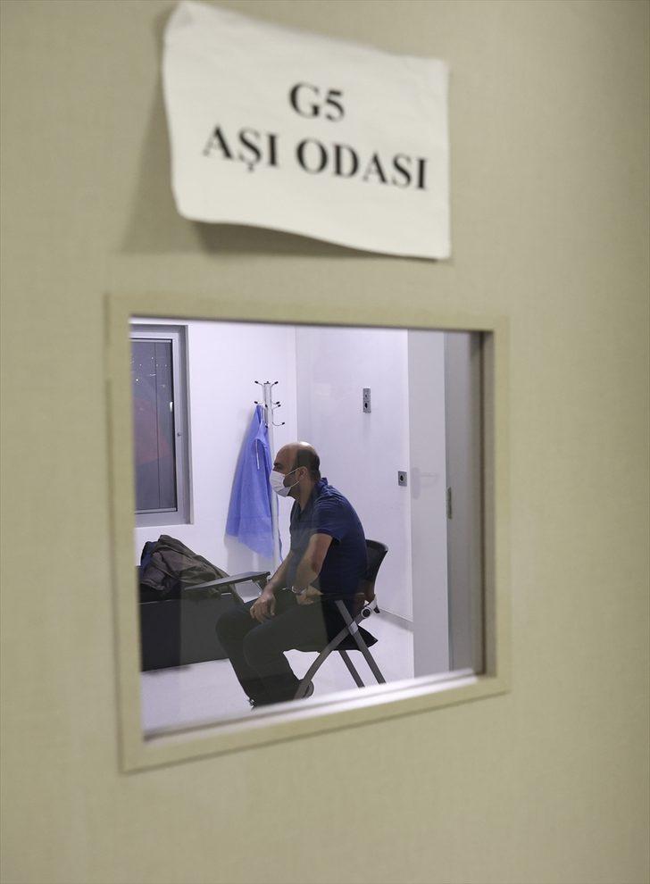 Ankara Şehir Hastanesi'nde Kovid-19 aşılaması iftardan sonra da devam ediyor G2