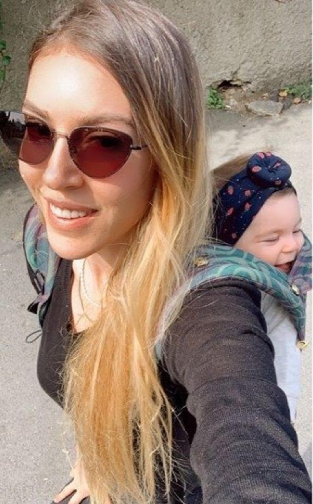 Sinem Kobal kızının y&uuml;z&uuml;n&uuml; ilk kez g&ouml;sterdi! Lalin isminin anlamı nedir?