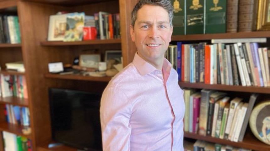 Kanadalı milletvekili sanal toplantıda çıplak yakalandı