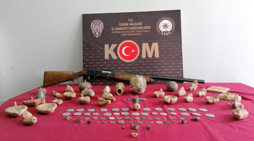 İzmir’de 91 adet tarihi eser ele geçirildi