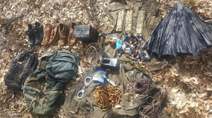 Tunceli'de teröristlerin kullandığı sığınak imha edildi