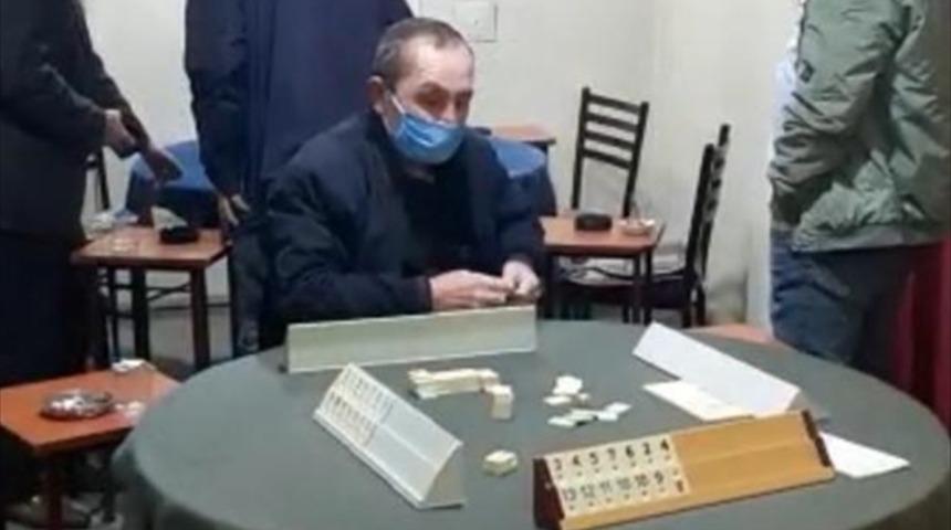 Kırıkkale'de kıraathanede Kovid-19 tedbirlerini ihlal eden 18 kişiye ceza