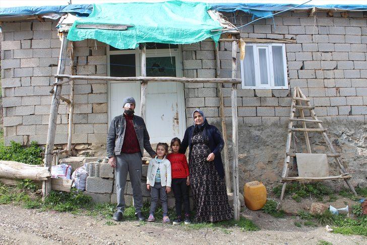 Bakanı Pakdemirli, terör mağduru annenin inek talebini yerine getirdi G1