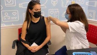 Oyuncu Ceyda Ateş koronavirüs aşısı oldu!