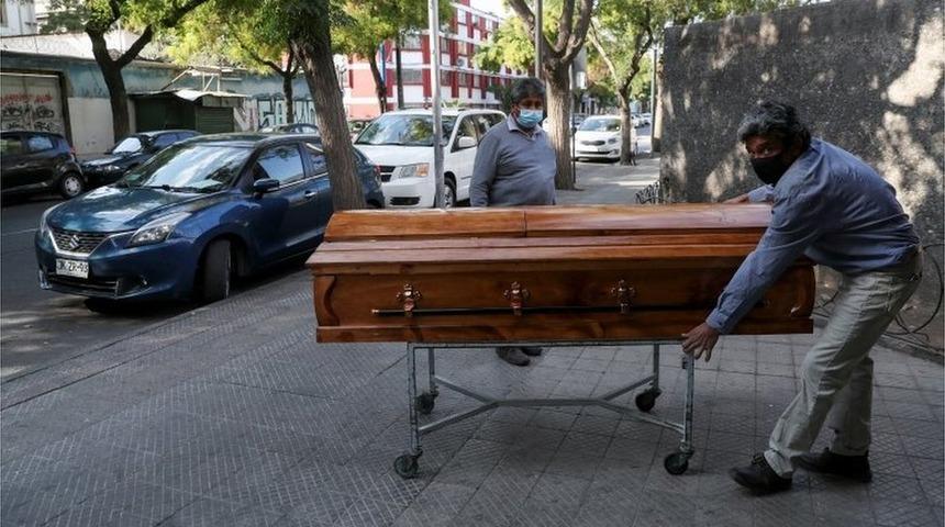Aşılamada hızlı olmakla &ouml;v&uuml;nen Şili'de koronavir&uuml;s vakaları tekrar y&uuml;kselişe ge&ccedil;ti