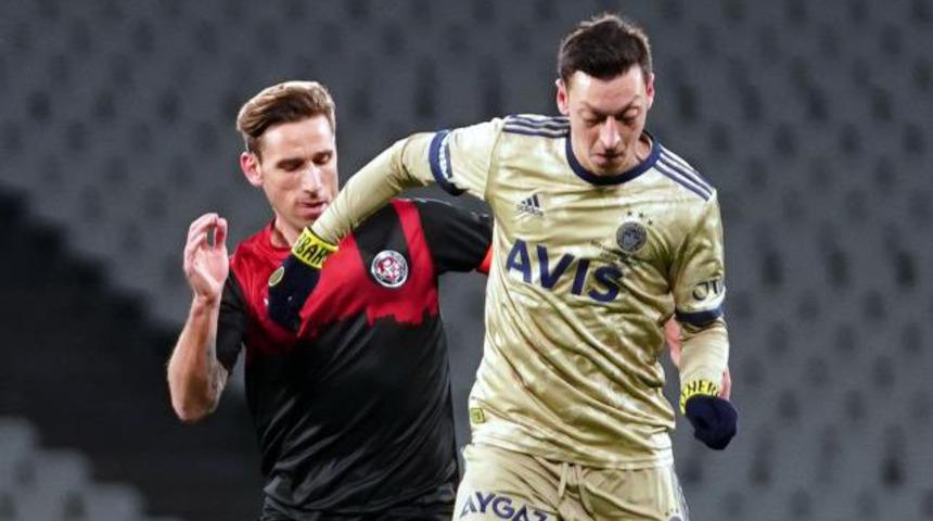 Mesut Özil'den Boateng'e 'Fenerbahçe'ye gel' çağrısı