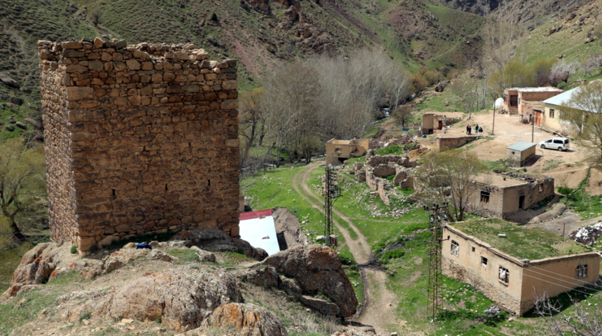 Yaşayanı az, ziyaretçisi çok! Bu köyde sadece iki aile yaşıyor