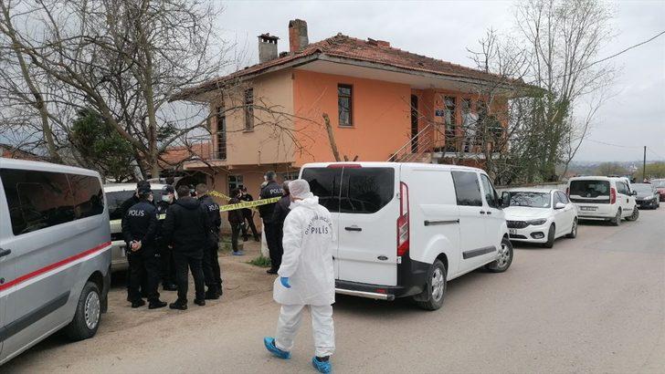 GÜNCELLEME 2 - Kocaeli'de yaşlı adamın evinde öldürülmesine ilişkin 5 şüpheli tutuklandı G3