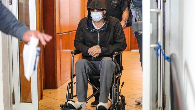 Brad Pitt dişçiden tekerlekli sandalyeyle çıktı