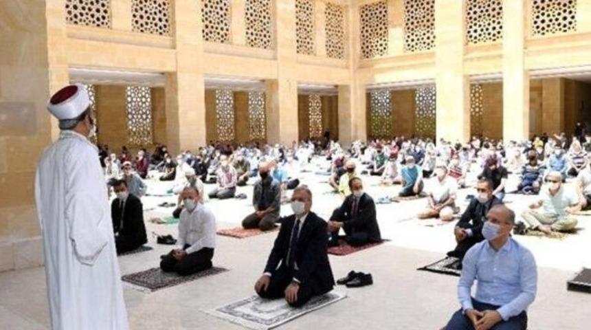 Camilerde Cuma namazı kılınacak mı? Camilerde vakit namazları, bayram namazları kılınacak mı? 