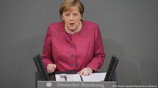 Merkel: Üçüncü dalga ülkemizi kontrol altına aldı