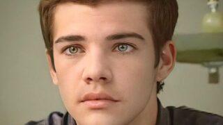 Tolga Karel'in gençlik pozu olay oldu