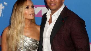 Jennifer Lopez nişan yüzüğünü geri vermedi