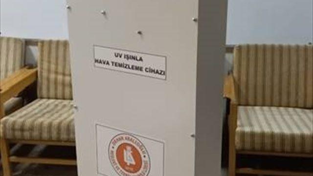 Denizli'de meslek lisesi ultraviyole ışıkla hava temizleme cihazı üretti