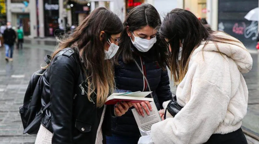 18 yaş altı hangi saatlerde dışarı çıkabiliyor? İşte çocukların dışarı çıkma saatleri