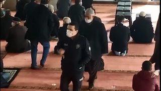 Sultangazi'de karantinada olması gerekirken cuma namazına gitti