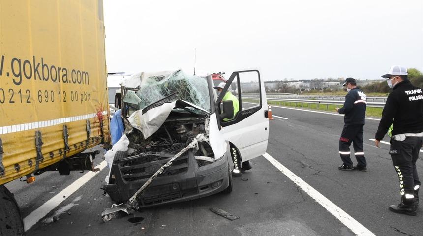 Tekirdağ'da panelvan tıra çarptı: 1 ölü