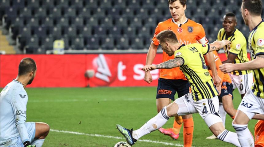F.Bahçe deplasmanda Başakşehir'e karşı zorlanıyor